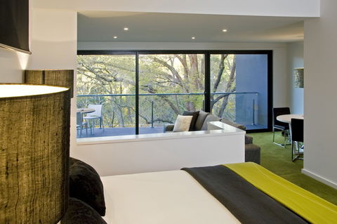 Saltus Luxury Accommodation - Sunshine Coast Tourism 3