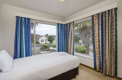 The Commodore - Holiday Sunshine Coast 5