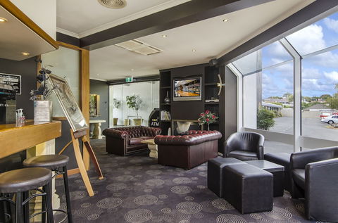 The Commodore - Holiday Sunshine Coast 0