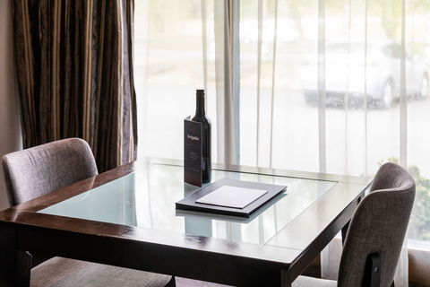 The Commodore - Holiday Sunshine Coast 6