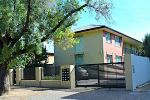 Adelaide DressCircle Apartments Childers Street - Holiday Sunshine Coast 0