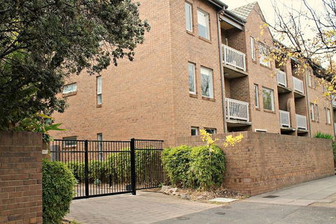 Adelaide Dresscircle Apartments Archer Street - Holiday Sunshine Coast 5