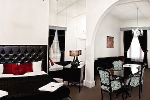 Ambassadors Hotel - Holiday Sunshine Coast 7