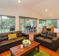 Acacia Chalets - Holiday Sunshine Coast