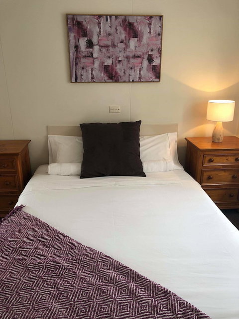 Lakes Jakaranda Holiday Units - Holiday Sunshine Coast 3