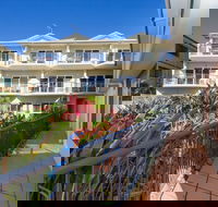 Yamba Beach Motel - Holiday Sunshine Coast