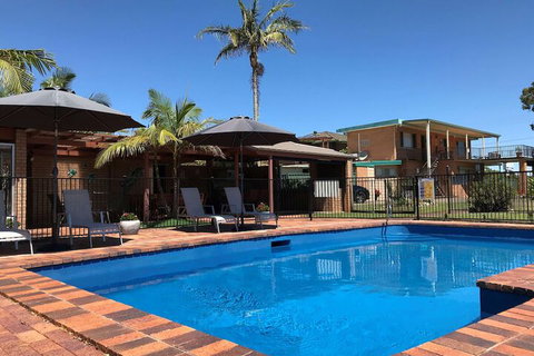 Haven Waters Motel & Apartments - Holiday Sunshine Coast 2