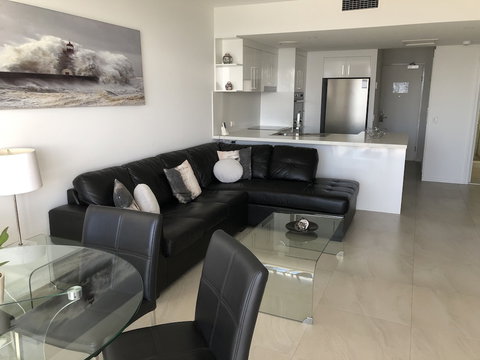 Aquarius Resort - Sunshine Coast Tourism 4