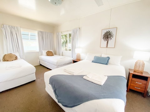Pacific Sun Motor Inn Bargara - Sunshine Coast Tourism 5