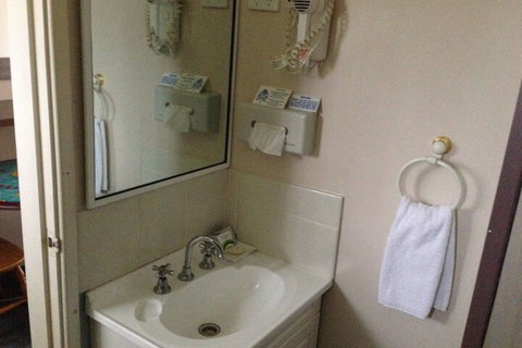 Taree Country Motel - Holiday Sunshine Coast 3