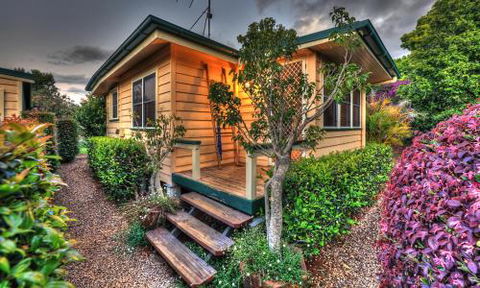 At Remingtons Private Cottages & Lodge - Holiday Sunshine Coast 1
