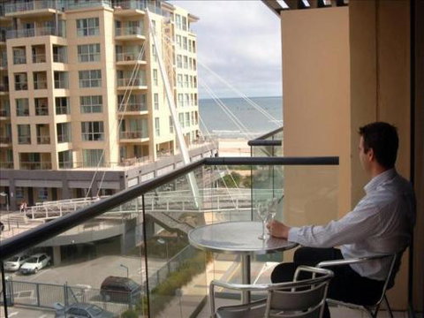 Lights Landing Apartments - Holiday Sunshine Coast 2