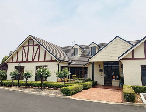 Camden Valley Inn - Holiday Sunshine Coast 2