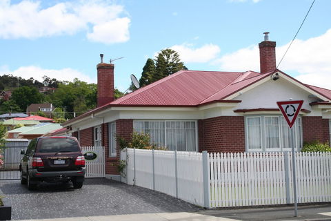 Moonah Central Apartments - Sunshine Coast Tourism 1