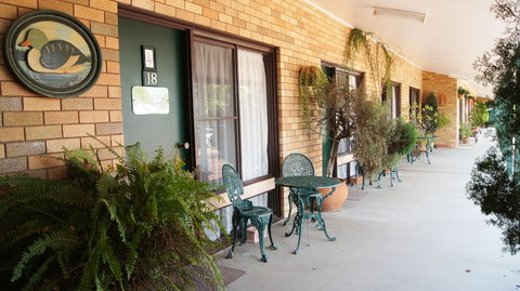 Ningana Motel - Sunshine Coast Tourism 1
