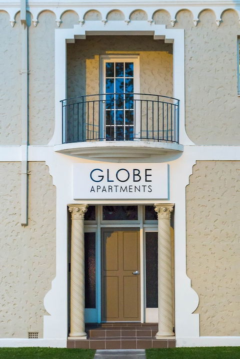 Globe Apartments - Sunshine Coast Tourism 3