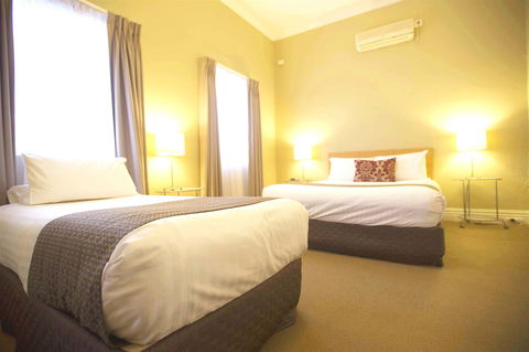 Globe Apartments - Sunshine Coast Tourism 6