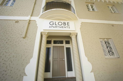 Globe Apartments - Sunshine Coast Tourism 2