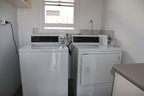 Tumut Apartments - Sunshine Coast Tourism 2