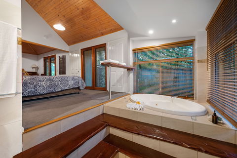 Hunchy Hideaway - Holiday Sunshine Coast 6