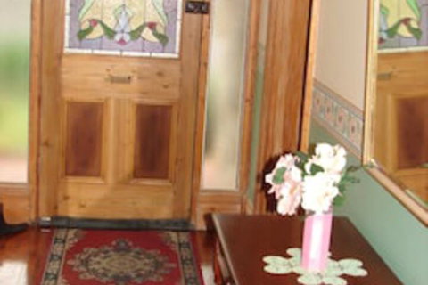 Trafalgar Premium Vintage Suites - Holiday Sunshine Coast 2