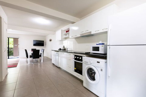 Apex Park Holiday Apartments - Holiday Sunshine Coast 1