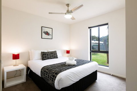 Apex Park Holiday Apartments - Holiday Sunshine Coast 4