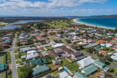 Albany Holiday Units - Holiday Sunshine Coast 0
