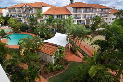 Blue Water Bay Luxury Villas - Holiday Sunshine Coast 3