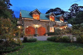 Mary Card's Coach House - Sunshine Coast Tourism 0