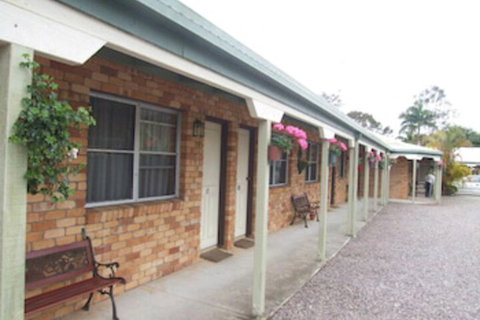 Pacific Paradise Motel - Sunshine Coast Tourism 1