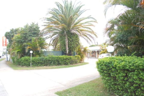 Pacific Paradise Motel - Sunshine Coast Tourism 2
