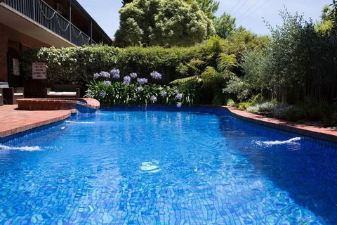Armour Motor Inn - Holiday Sunshine Coast 1