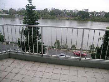 Fairthorpe Apartments - Sunshine Coast Tourism 0