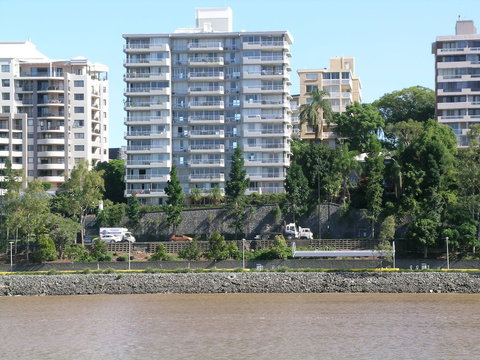Fairthorpe Apartments - Sunshine Coast Tourism 1