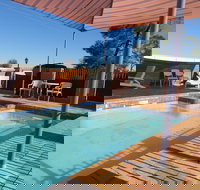 Bishop's Lodge Motor Inn - Sunshine Coast Tourism