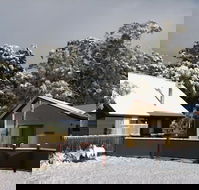 Derwent Bridge Chalets  Studios - Sunshine Coast Tourism