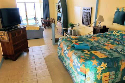 Al Mare Beachfront Retreat - Holiday Sunshine Coast 4