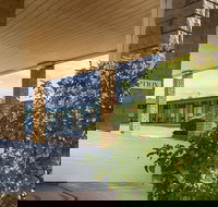 Hi Way Eight Motor Inn - Sunshine Coast Tourism