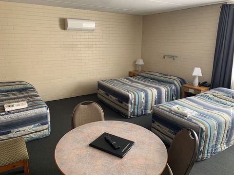 Wedderburn Goldseeker Motel - Holiday Sunshine Coast 3