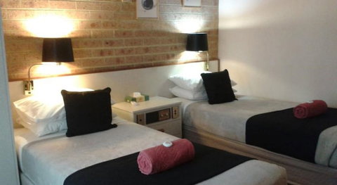Elsinor Motor Lodge - Sunshine Coast Tourism 6