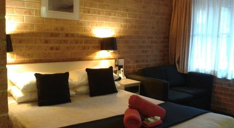 Elsinor Motor Lodge - Sunshine Coast Tourism 2