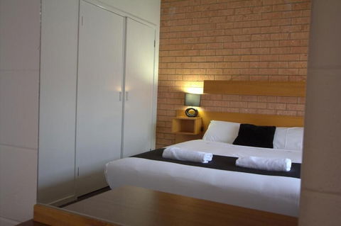 Blue Whale Motor Inn & Apartments - Holiday Sunshine Coast 3