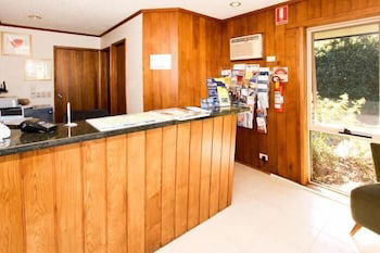 Blue Whale Motor Inn & Apartments - Holiday Sunshine Coast 1