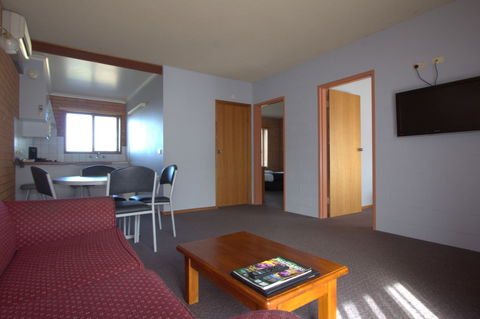 Blue Whale Motor Inn & Apartments - Holiday Sunshine Coast 2