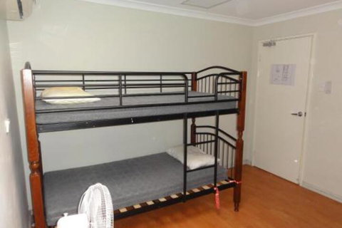 Perth 178 Backpackers - Sunshine Coast Tourism 2