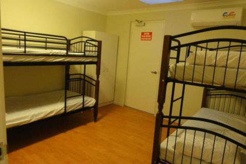 Perth 178 Backpackers - Sunshine Coast Tourism 1