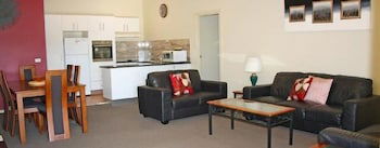 Aquarius Resort Holiday Apartments - Holiday Sunshine Coast 4
