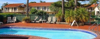 Aquarius Resort Holiday Apartments - Holiday Sunshine Coast 1
