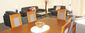 Aquarius Resort Holiday Apartments - Holiday Sunshine Coast 3